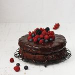 CHOCOLATE BEETROOT LAYER CAKE CON FRUTOS ROJOS, Layer cake de Remolacha.
